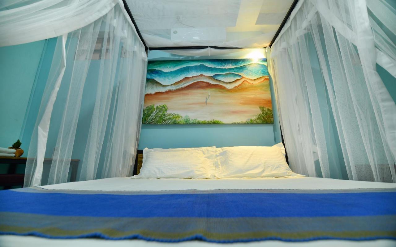 Hotel Palm Leaf Surf Cafe Galle Exterior foto