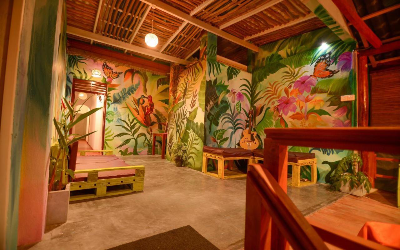 Hotel Palm Leaf Surf Cafe Galle Exterior foto